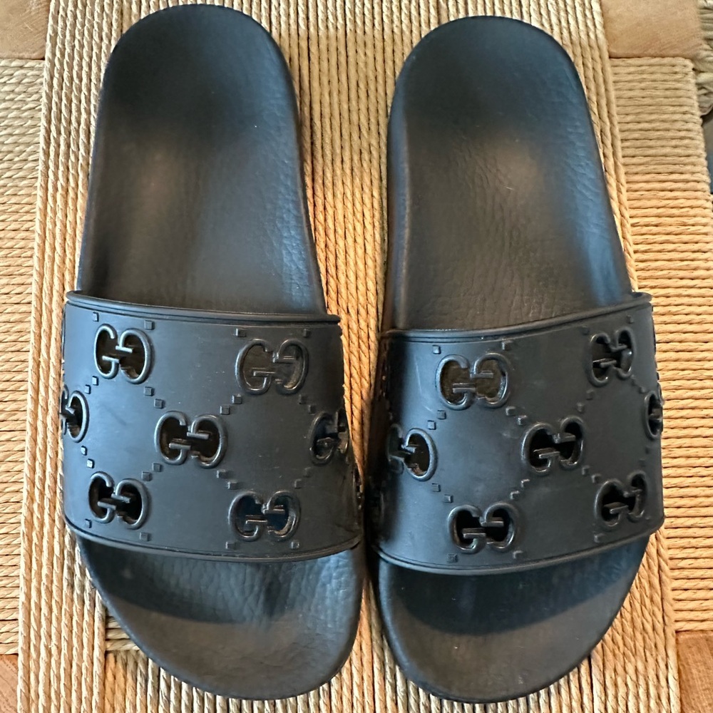 Gucci Pool Slide- Size 9